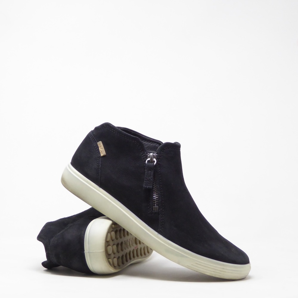 Ecco Wome Soft 7 Zip Nubuck Black Low Bootie Sneakers Size 8 / 39